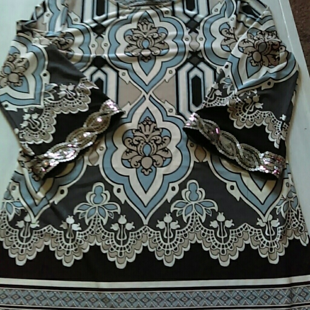 Dress - Picture 2 of 4